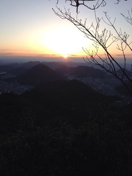 岐阜の金華山を早朝登山　日の出を眺める