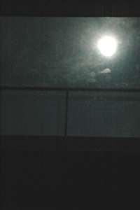岐阜のFrameWork設計事務所の七郷の家のリビングの窓から綺麗な月が見えました